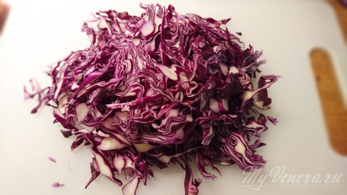 Салат с фиолетовой капустой и кукурузой – пошаговый рецепт с фото на aikimaster.ru